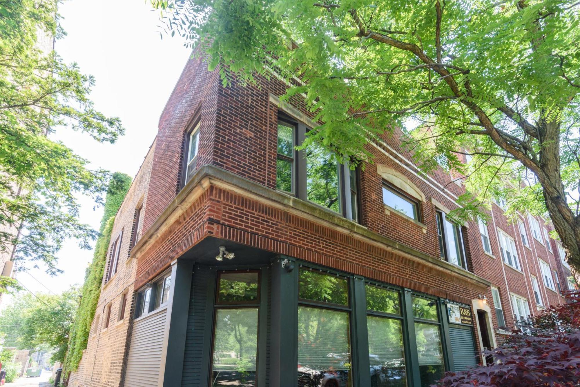 House 5863- Chicago'S Premier Bed And Breakfast Exterior photo