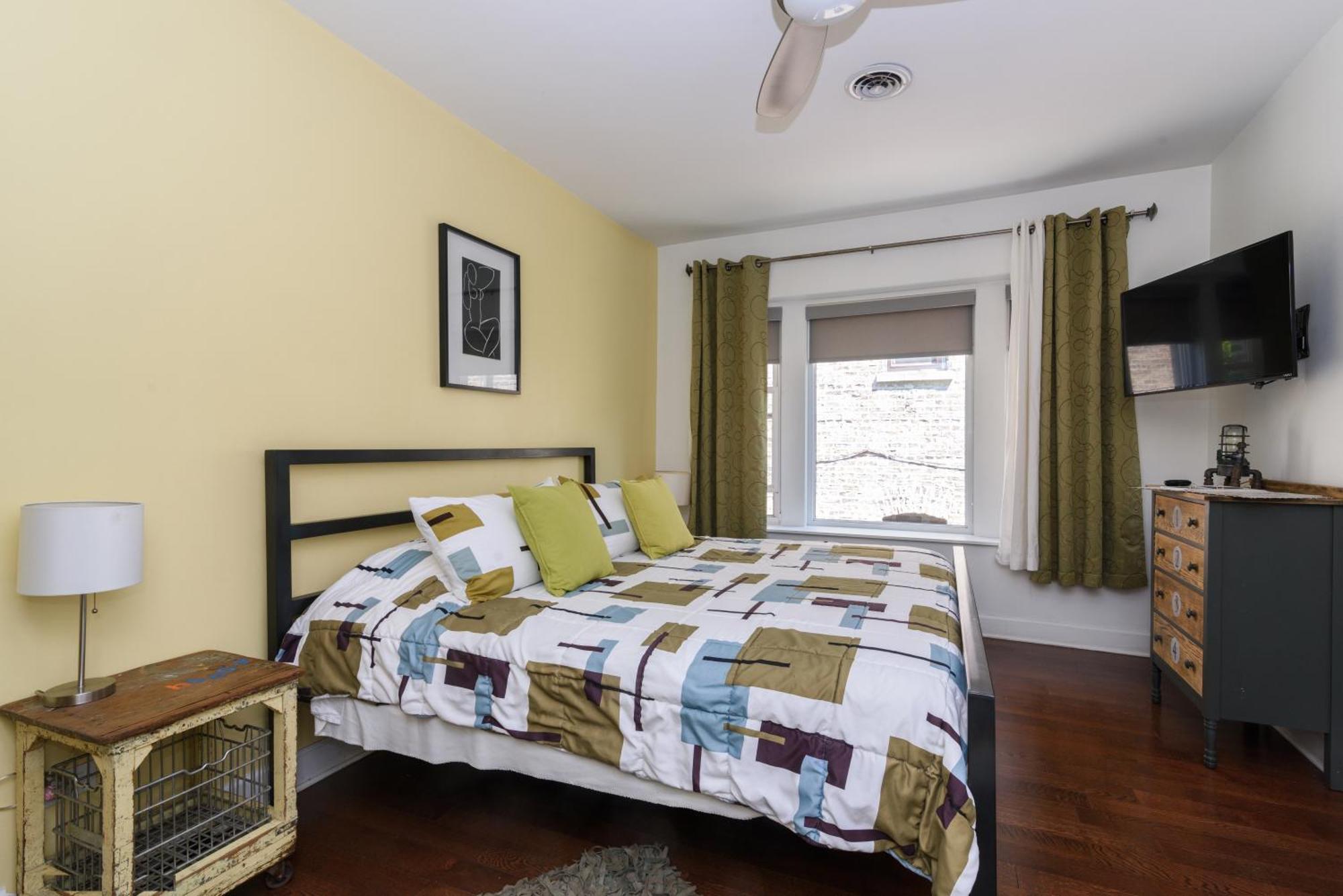 House 5863- Chicago'S Premier Bed And Breakfast Room photo